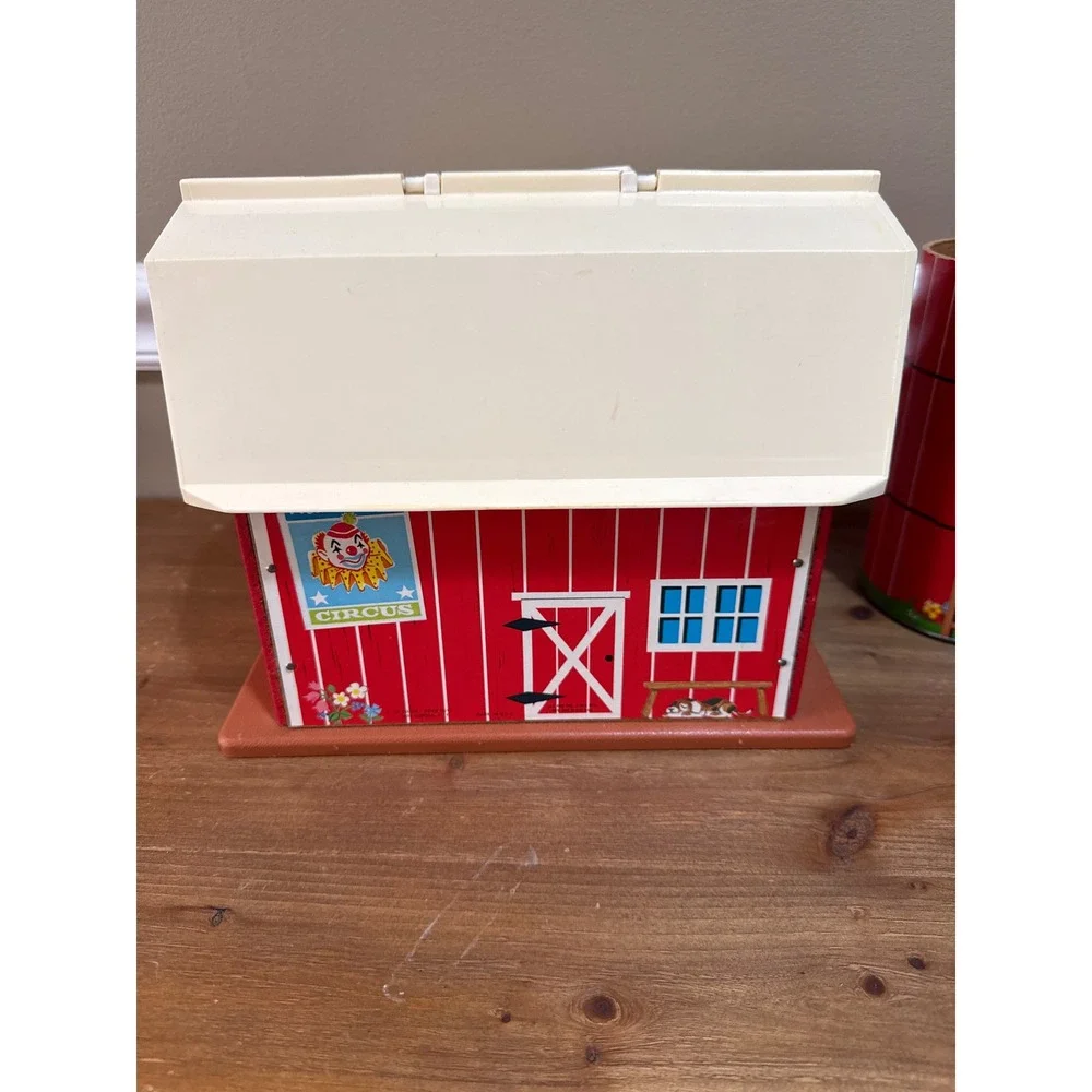 Vintage Fisher Price Play Family Farm 915 Red Barn Silo Animals Figures Set